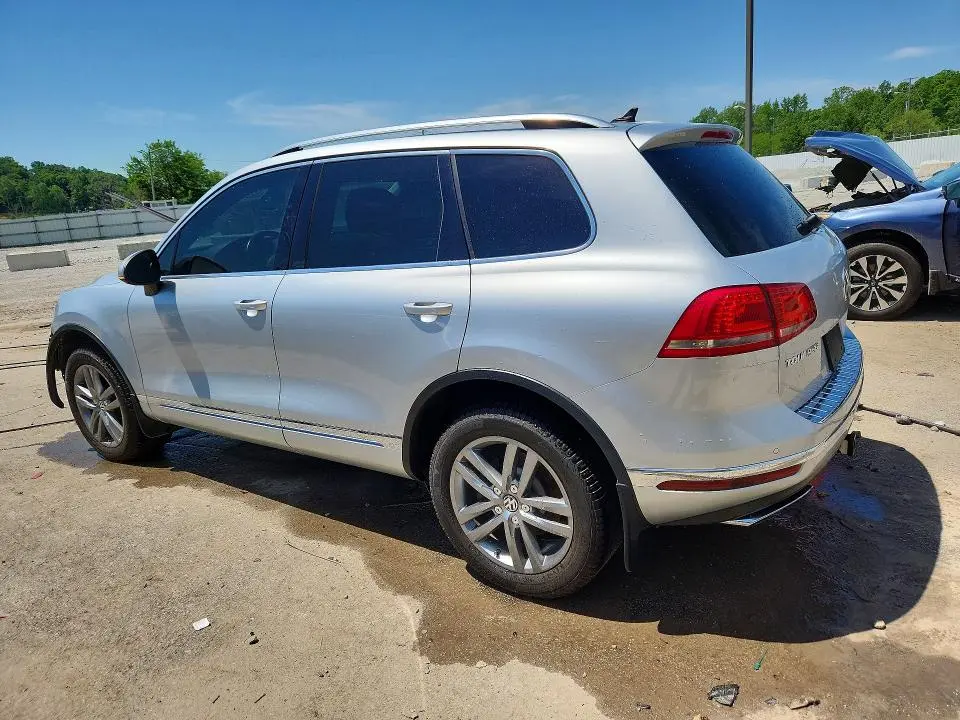 2015 VOLKSWAGEN TOUAREG V6 TDI  