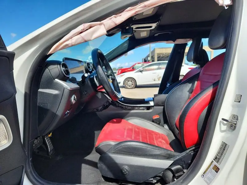 2024 MERCEDES-BENZ C 300  