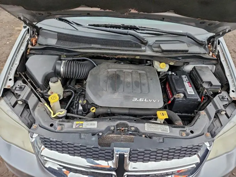 2013 DODGE GRAND CARAVAN SE  