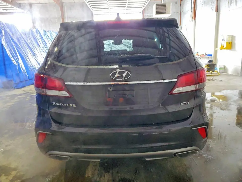 2017 HYUNDAI SANTA FE SE  