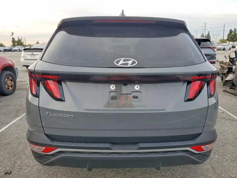 2024 HYUNDAI TUCSON SE  