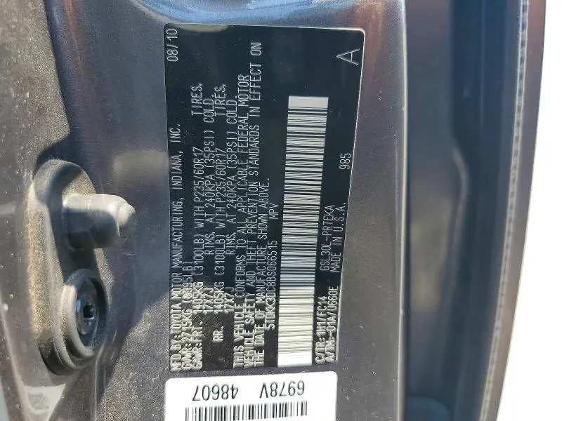 2011 TOYOTA SIENNA LE  