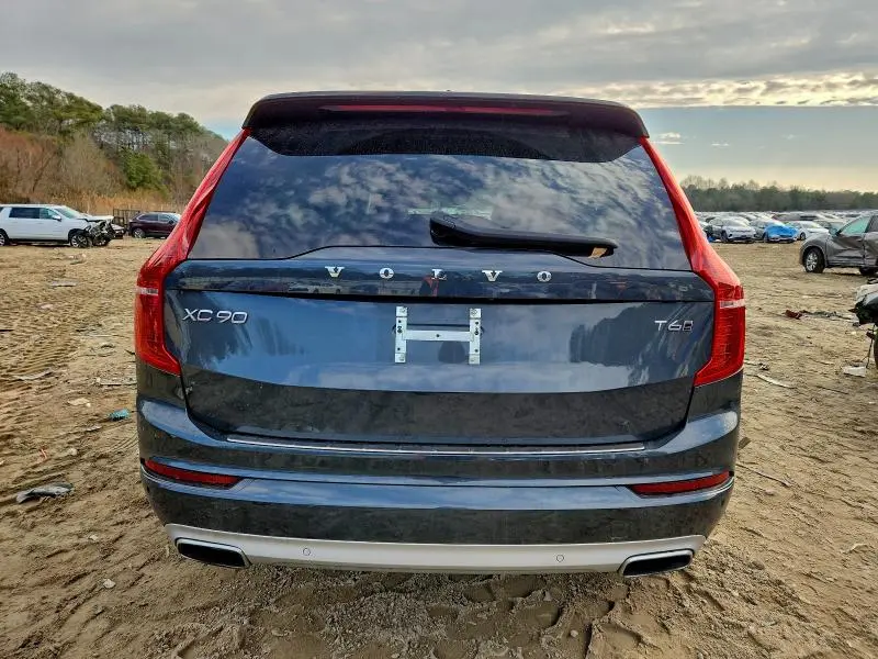 2021 VOLVO XC90 T6 MOMENTUM  