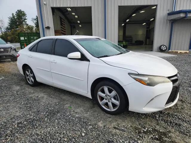 2016 TOYOTA CAMRY SE  