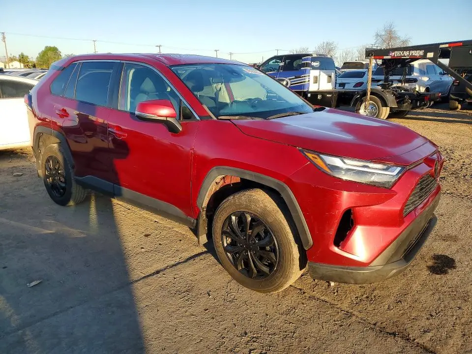 2022 TOYOTA RAV4 LE  