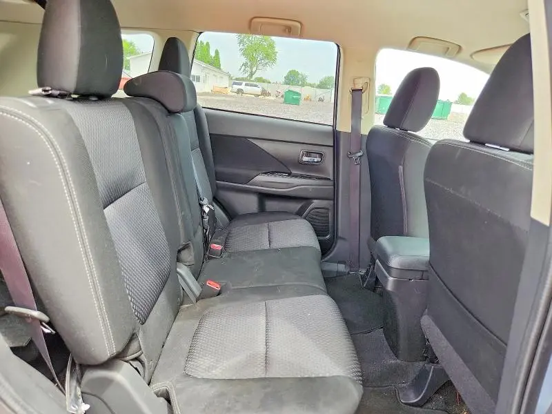 2017 MITSUBISHI OUTLANDER ES  