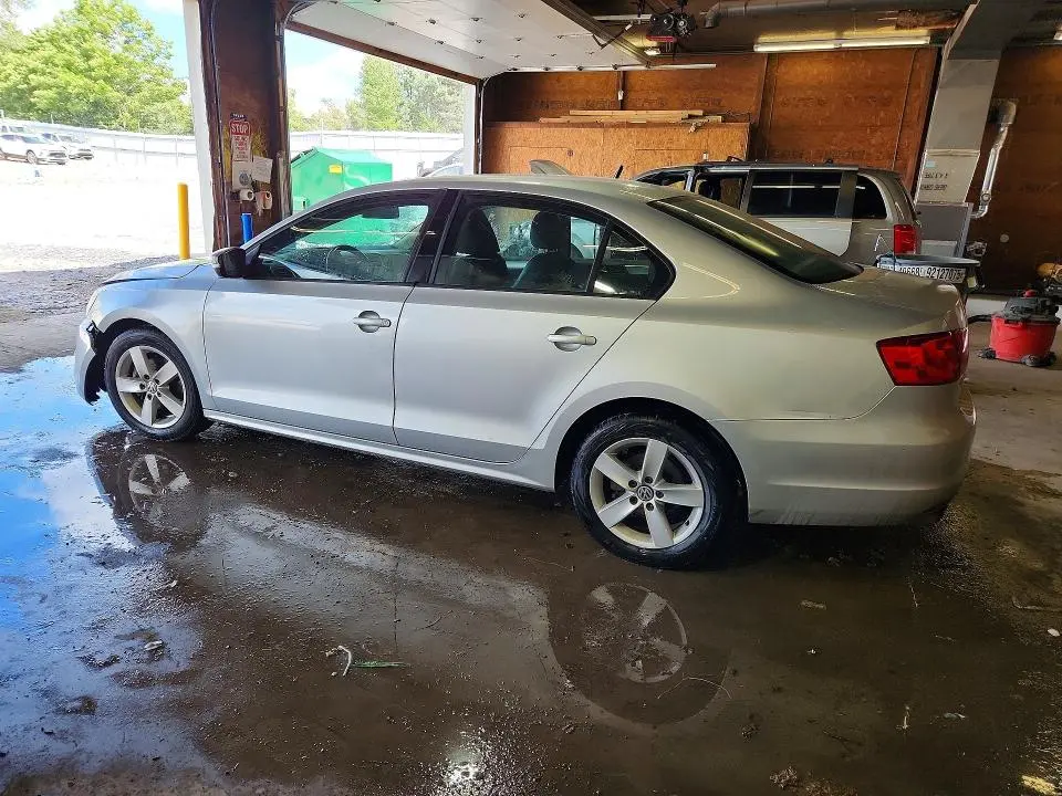 2011 VOLKSWAGEN JETTA TDI  