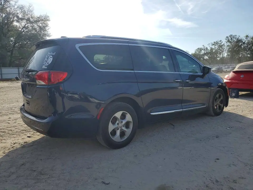 2017 CHRYSLER PACIFICA TOURING L PLUS  