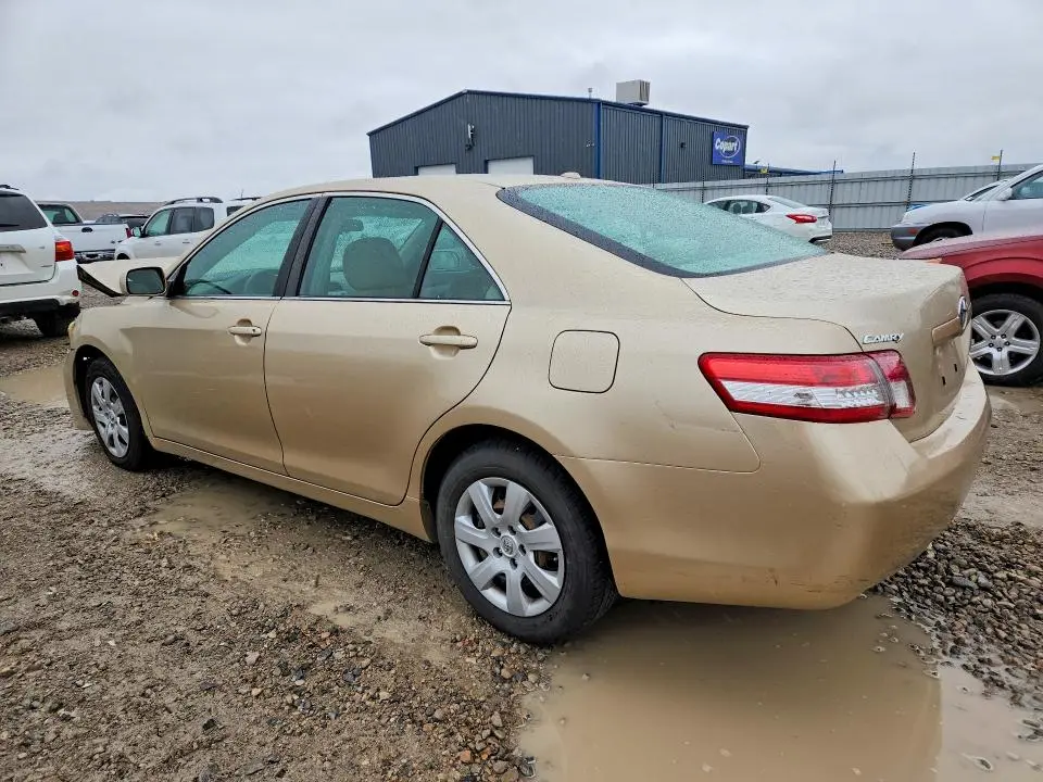 2010 TOYOTA CAMRY LE  