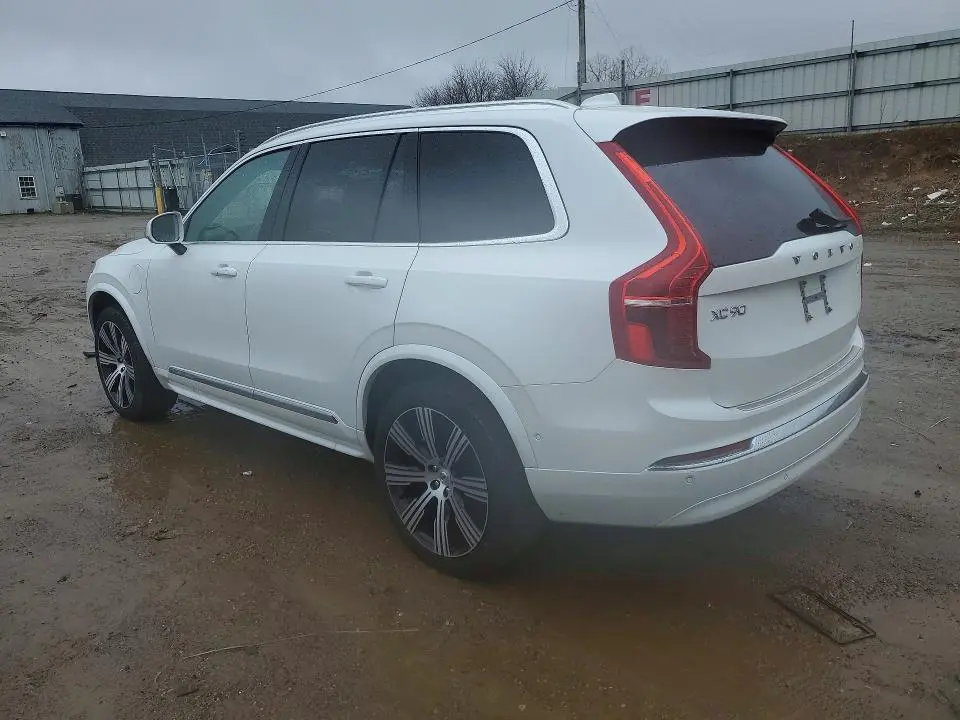2024 VOLVO XC90 PLUS  
