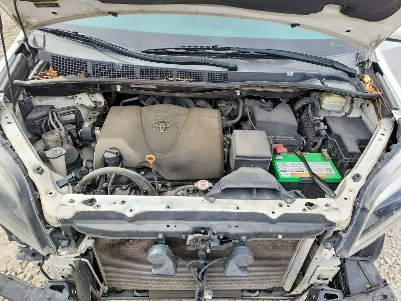 2017 TOYOTA SIENNA SE 8-PASSENGER  