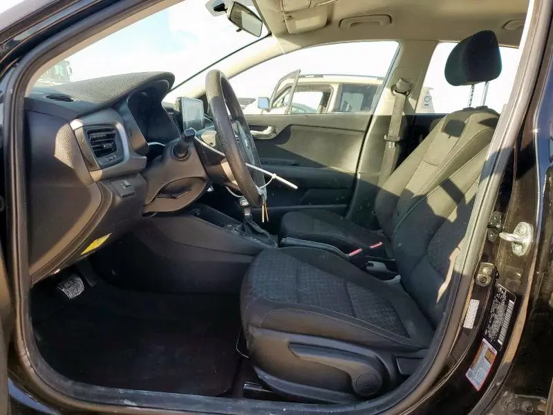 2021 KIA RIO LX  