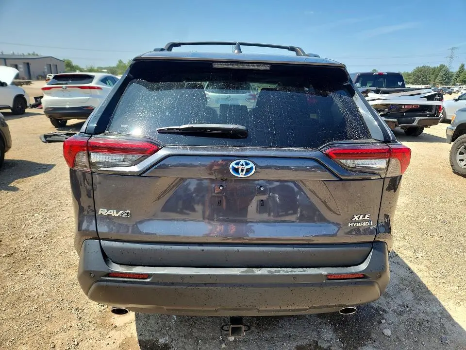 2022 TOYOTA RAV4 XLE PREMIUM  