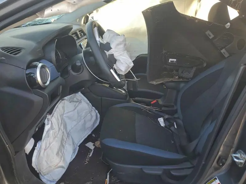 2024 NISSAN VERSA SV  