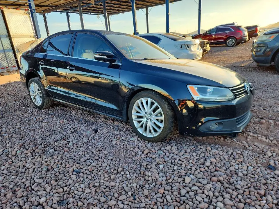 2013 VOLKSWAGEN JETTA SEL  
