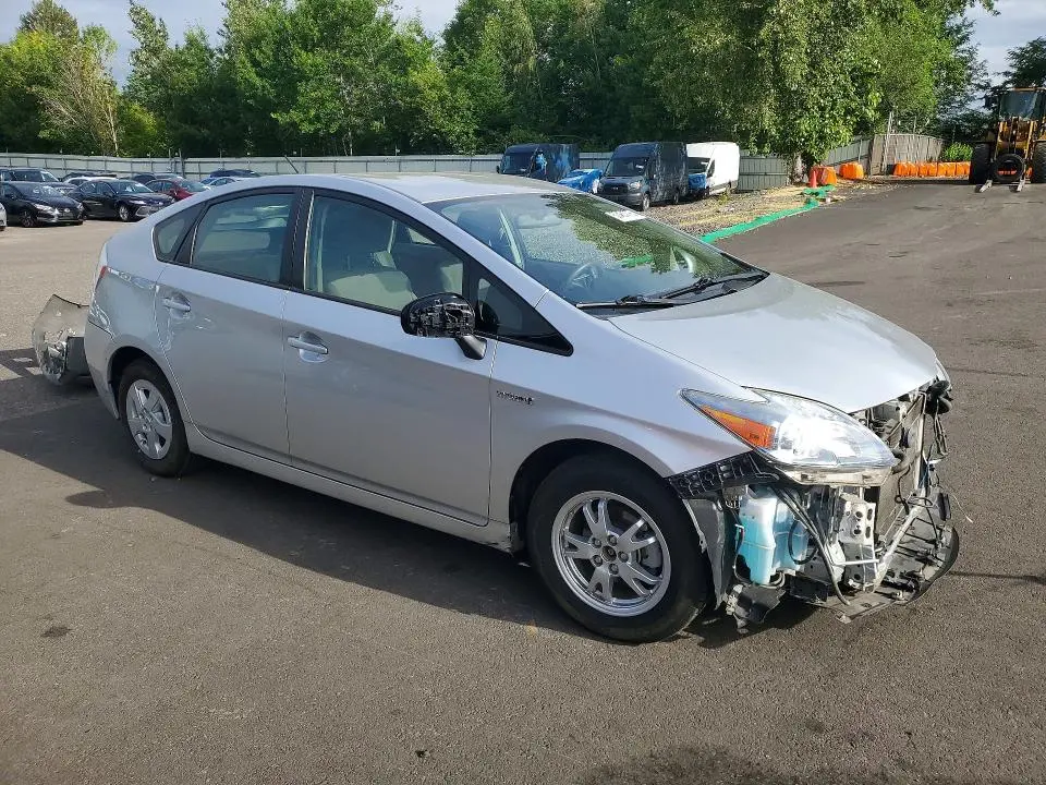 2011 TOYOTA PRIUS THREE  