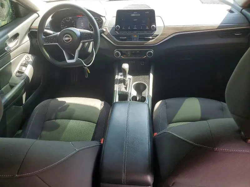 2024 NISSAN ALTIMA SV  