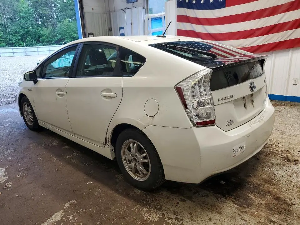 2010 TOYOTA PRIUS III  