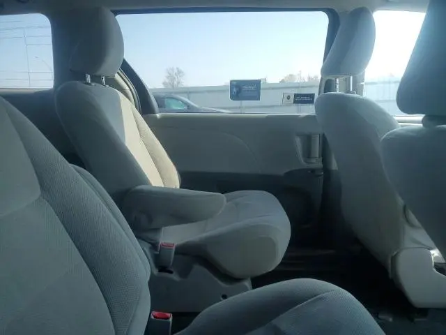 2020 TOYOTA SIENNA L  