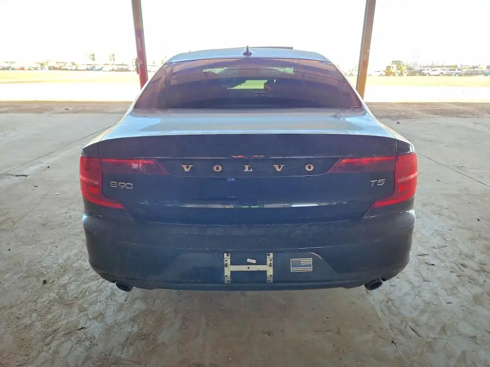 2018 VOLVO S90 T5 MOMENTUM  