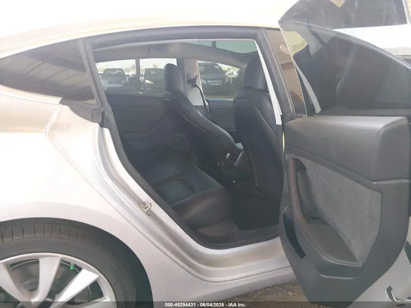 2018 TESLA MODEL 3  