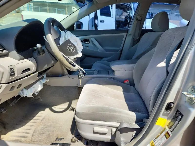 2011 TOYOTA CAMRY LE  