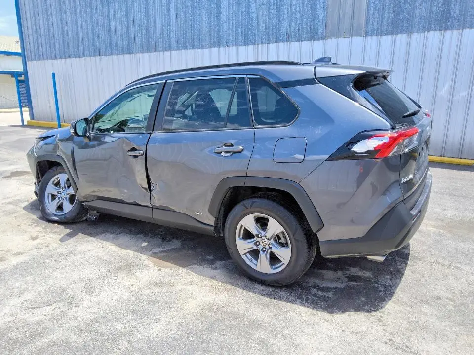2023 TOYOTA RAV4 LE  