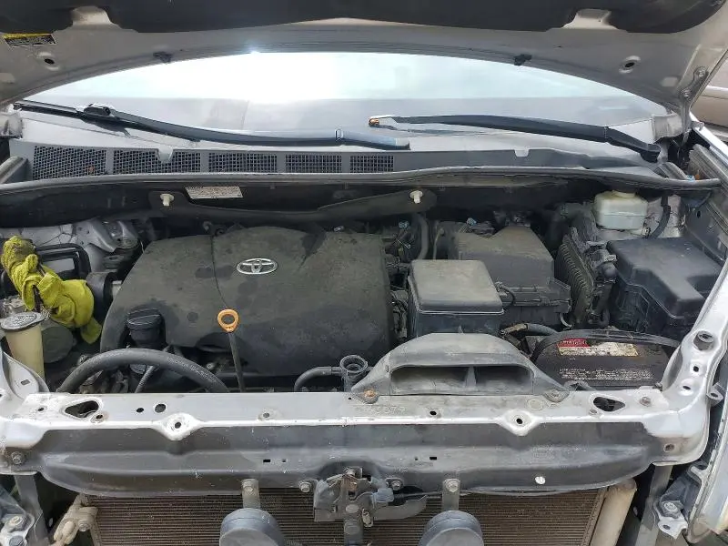 2017 TOYOTA SIENNA LE 8-PASSENGER  