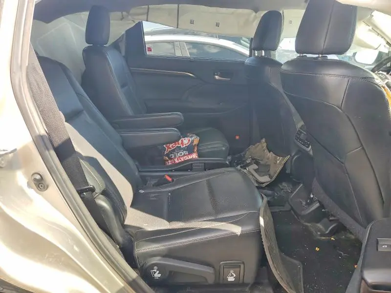 2015 TOYOTA HIGHLANDER LIMITED PLATINUM  