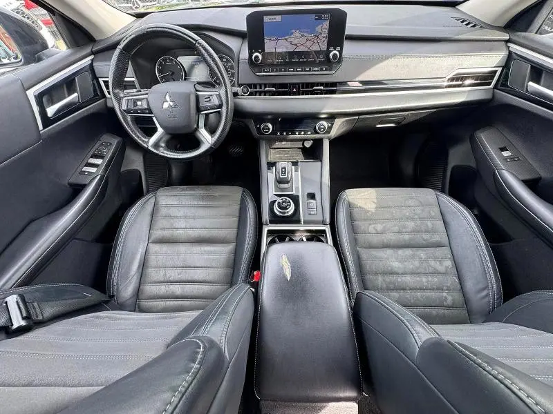 2023 MITSUBISHI OUTLANDER SE  