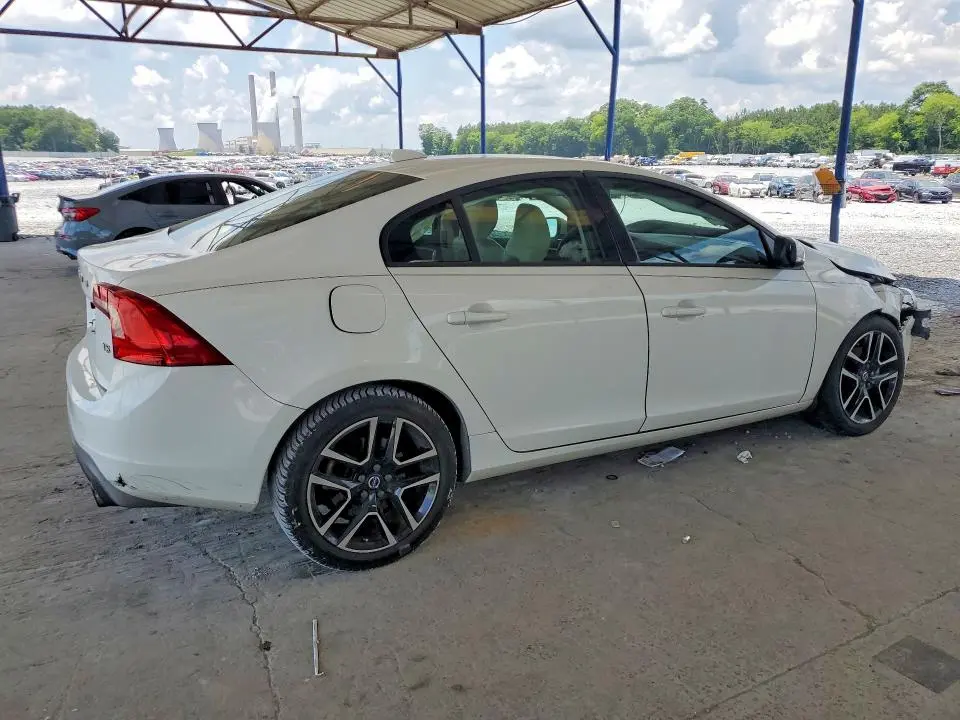 2017 VOLVO S60   