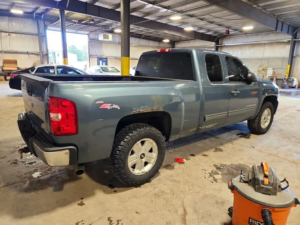 2011 CHEVROLET SILVERADO K1500 LT  