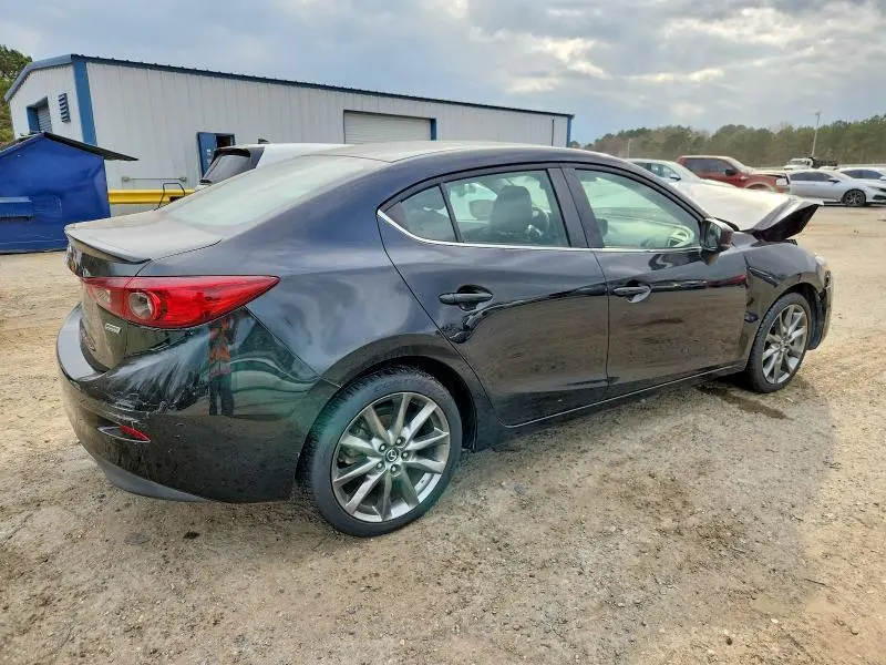 2018 MAZDA 3 TOURING  