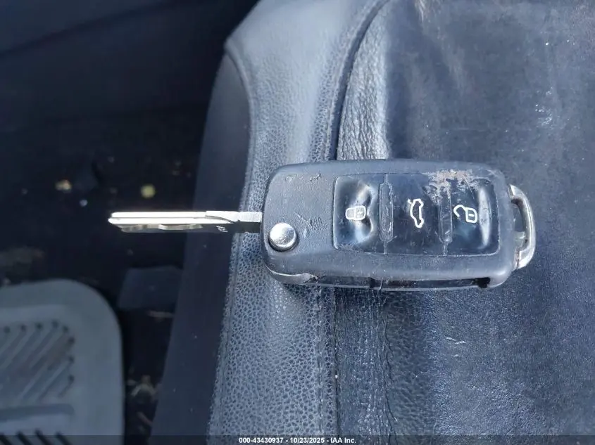 2012 VOLKSWAGEN BEETLE 2.0T TURBO