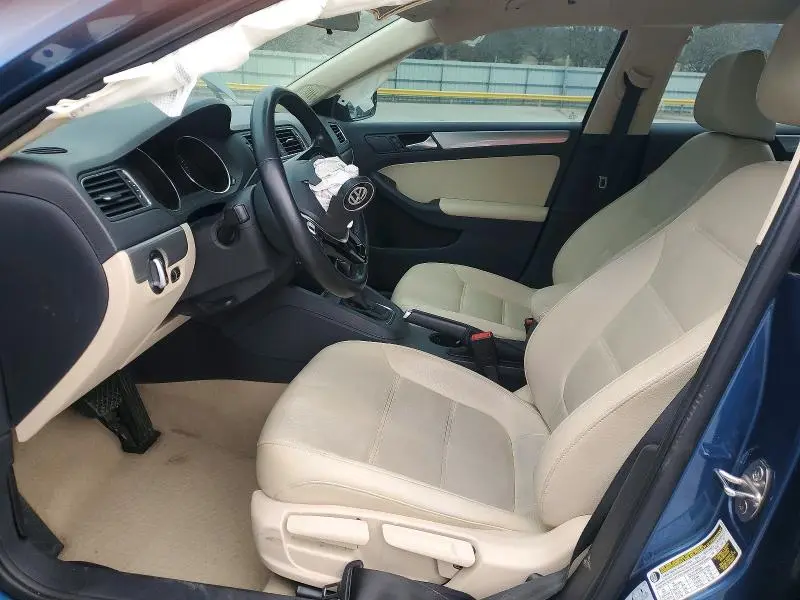 2016 VOLKSWAGEN JETTA SE  