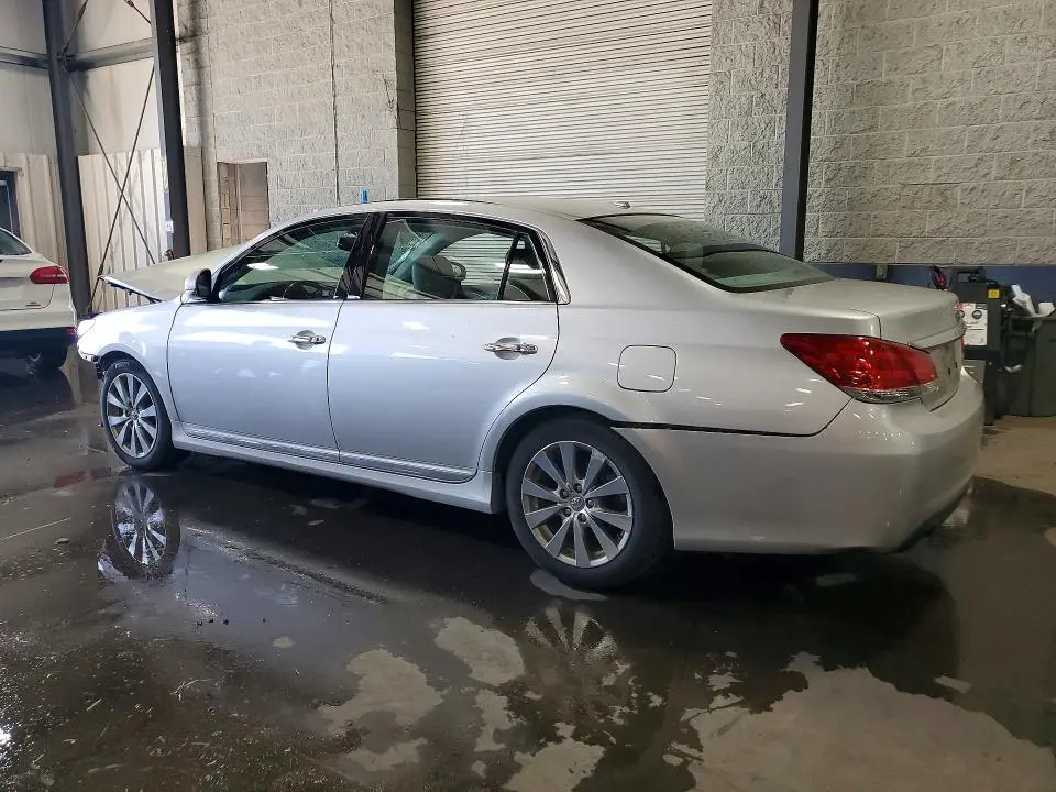 2011 TOYOTA AVALON LIMITED  
