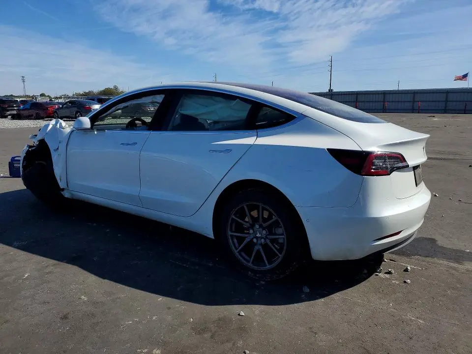 2018 TESLA MODEL 3   