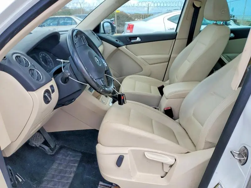 2014 VOLKSWAGEN TIGUAN S  