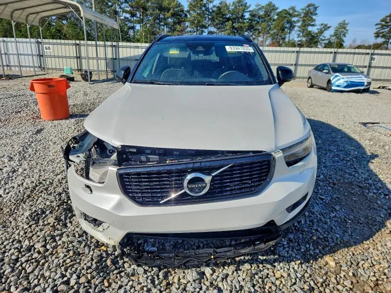 2021 VOLVO XC40 T5 R-DESIGN  