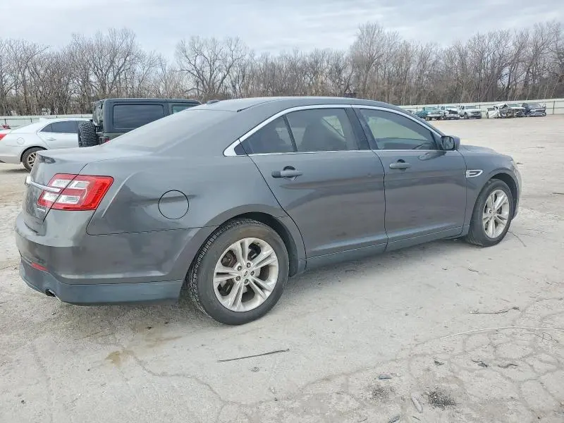 2015 FORD TAURUS SE  