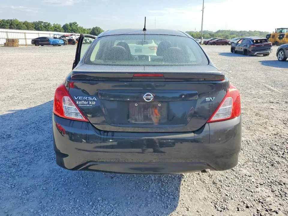 2018 NISSAN VERSA SV  
