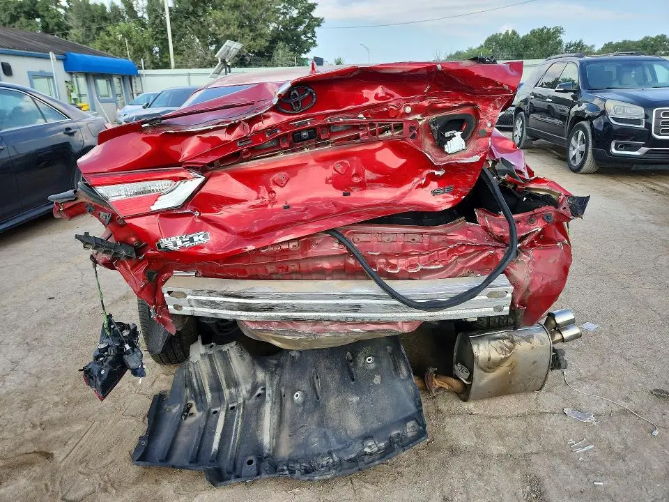 2019 TOYOTA CAMRY SE  