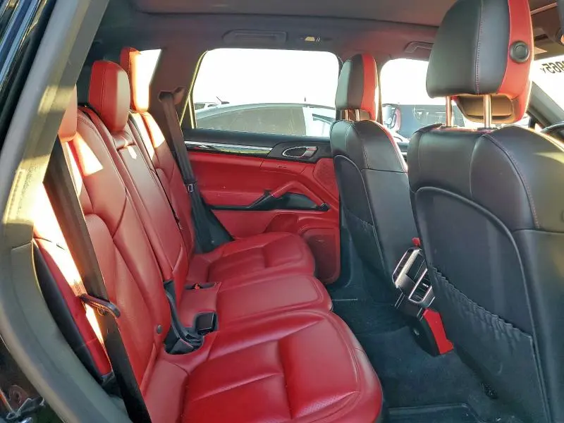 2017 PORSCHE CAYENNE S  