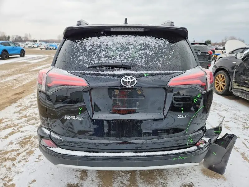 2016 TOYOTA RAV4 XLE  
