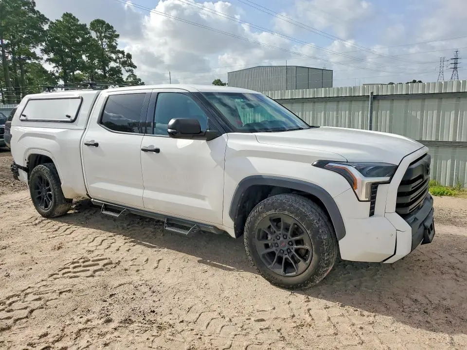 2023 TOYOTA TUNDRA CREWMAX SR5  