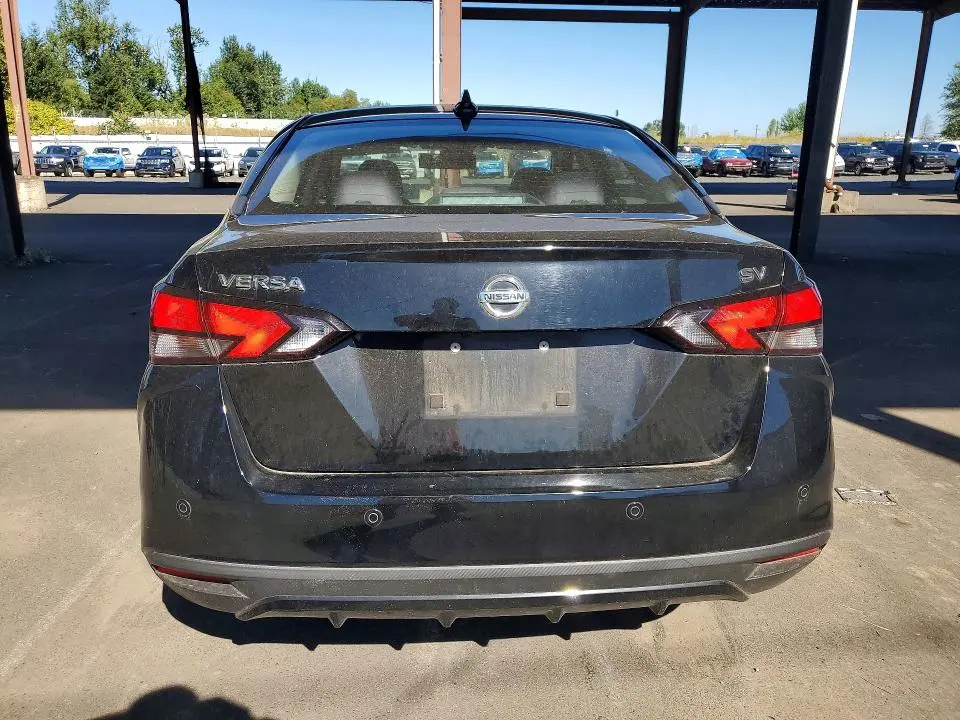 2021 NISSAN VERSA SV  