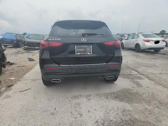 2025 MERCEDES-BENZ GLA 250  