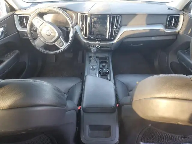 2018 VOLVO XC60 T5 MOMENTUM  