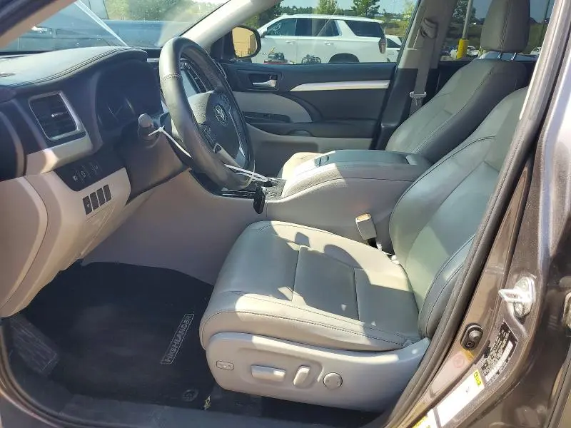 2019 TOYOTA HIGHLANDER XLE  