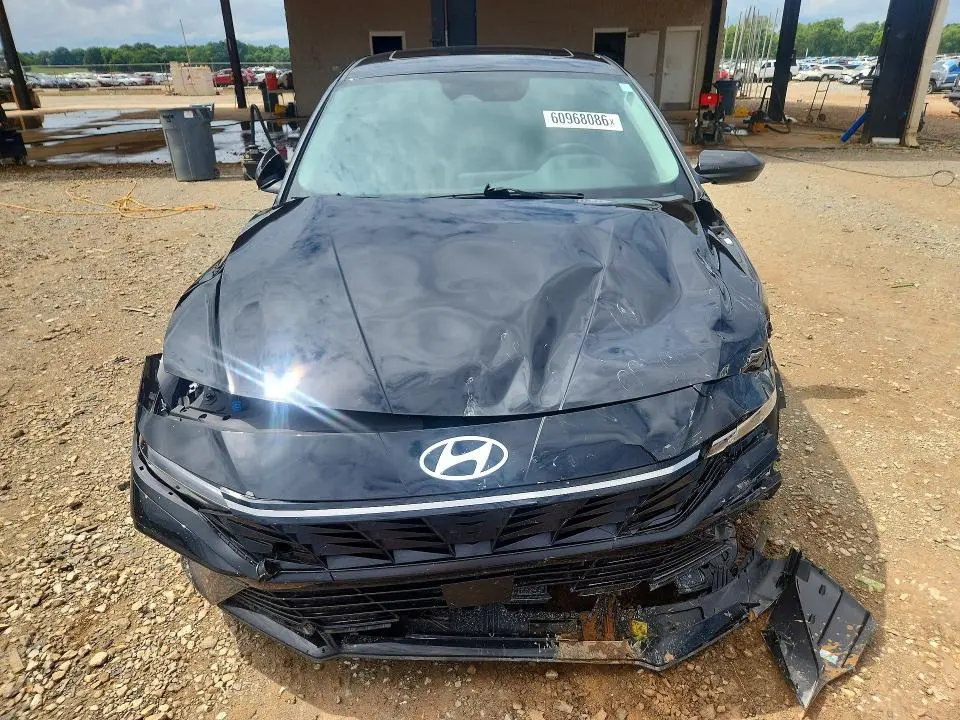 2025 HYUNDAI ELANTRA SEL  